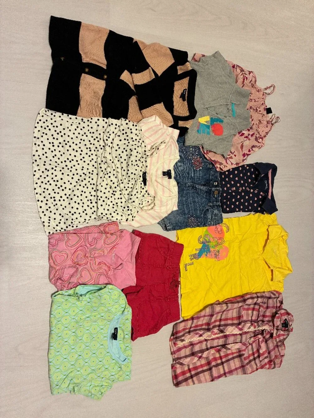 lot of girl's Gap clothes (size: 6-7y thru 10-11y)